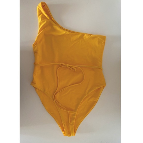 One should yellow one piece swimsuit - Picture 1 of 2
